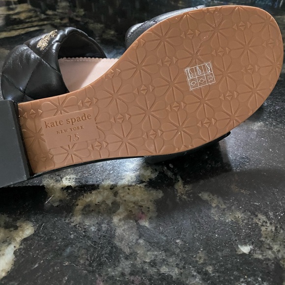 ⭐️Brand new(without tags)Kate Spade ♠️ quilted pillow top sandals💕 - Picture 5 of 6